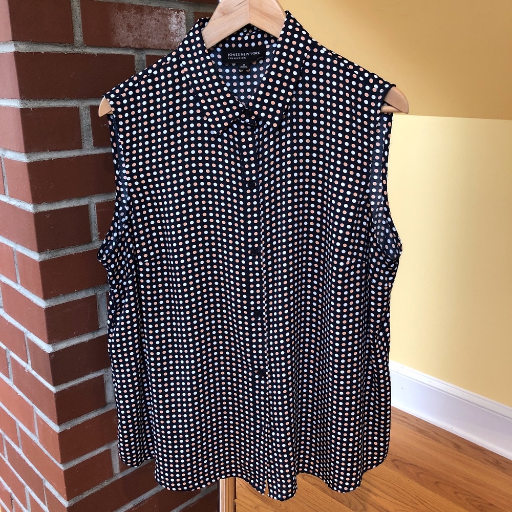Closet CLOSING tomorrow! Jones New York Top